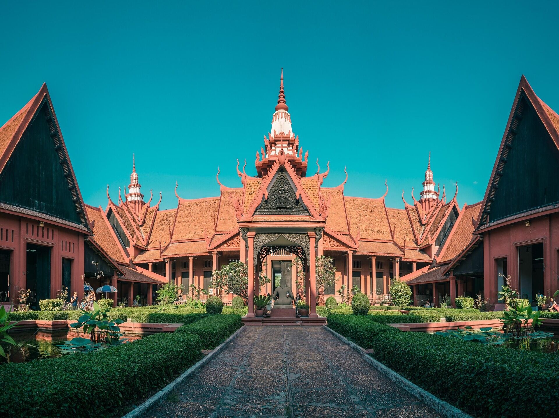 Experience Phnom Penh’s heritage with guided tours